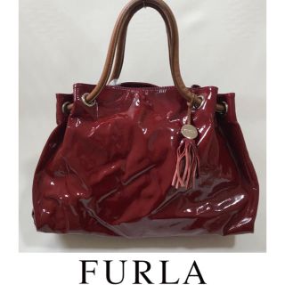 フルラ(Furla)のFURLA エナメルバッグ(ショルダーバッグ)