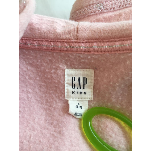 GAP Kids(ギャップキッズ)の子供服　女の子　１２０ パーカー　GAP kids ピンク キッズ/ベビー/マタニティのキッズ服女の子用(90cm~)(ジャケット/上着)の商品写真