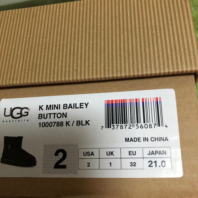 UGG(アグ)のUGG mini bailey  button ブーツ　キッズ　21 ブラック キッズ/ベビー/マタニティのキッズ靴/シューズ(15cm~)(ブーツ)の商品写真