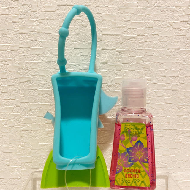 Bath & Body Works(バスアンドボディーワークス)のリクエスト品Bath & Body Works ハンドジェル用ホルダーのみ　１点 インテリア/住まい/日用品のキッチン/食器(アルコールグッズ)の商品写真