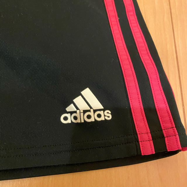 adidas(アディダス)のadidas 女児　ハーフパンツ キッズ/ベビー/マタニティのキッズ服女の子用(90cm~)(パンツ/スパッツ)の商品写真