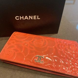 シャネル(CHANEL)の【正規品】CHANEL シャネル カメリア型押し 長財布 ピンク(財布)