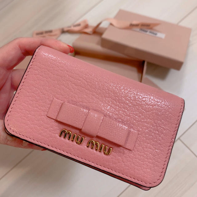 miumiu(ミュウミュウ)の♡ miumiu カードケース ♡ レディースのファッション小物(名刺入れ/定期入れ)の商品写真