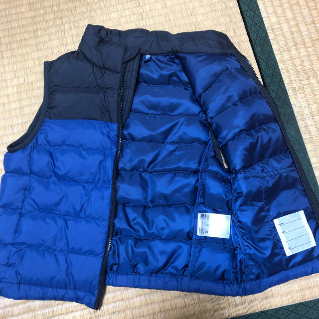 UNIQLO(ユニクロ)のUNIQLO ダウンベスト キッズ/ベビー/マタニティのキッズ服男の子用(90cm~)(ジャケット/上着)の商品写真