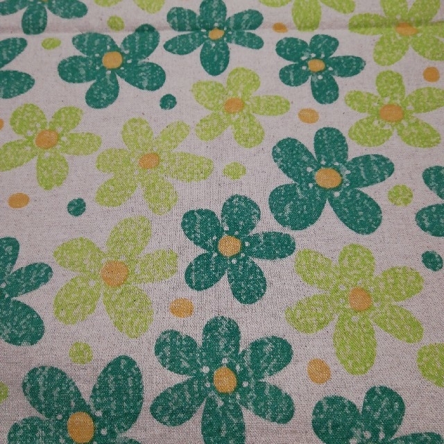 ❣️ 北欧風な  … 緑 の 花柄   綿麻生地 ハンドメイドの素材/材料(生地/糸)の商品写真