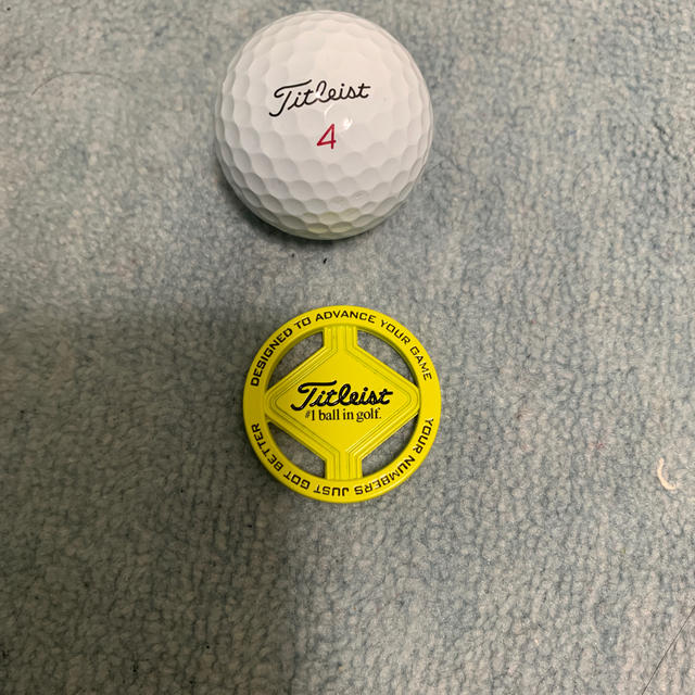 Titleist(タイトリスト)のタイトリスト  マーカー黄色 スポーツ/アウトドアのゴルフ(その他)の商品写真