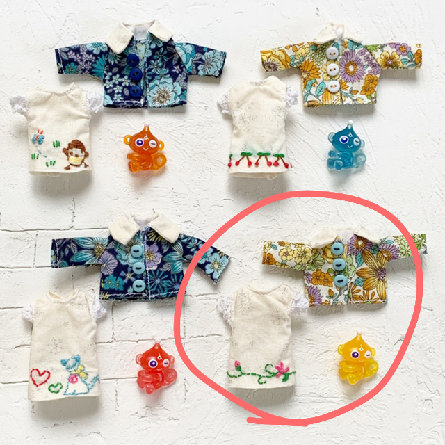 ①春の刺繍????プチブライス ストレートワンピとアウターセット だっこ ①春の刺繍????プチブライス ストレートワンピとアウターセット だっこ