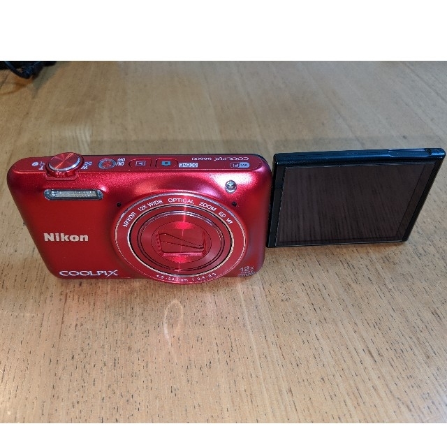 Nikon(ニコン)の中古★デジカメ　COOLPIX S6600　レッド スマホ/家電/カメラのカメラ(コンパクトデジタルカメラ)の商品写真