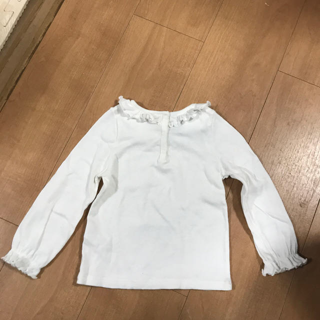 PETIT BATEAU(プチバトー)のプチバトー　フリルカットソー キッズ/ベビー/マタニティのベビー服(~85cm)(シャツ/カットソー)の商品写真