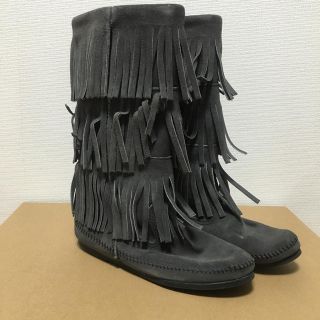 ミネトンカ(Minnetonka)の三段フリンジブーツ(ブーツ)