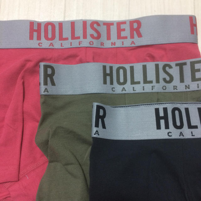 Hollister(ホリスター)の新品★ ホリスター HOLLISTER ボクサーパンツ 3枚セット XSサイズ  メンズのアンダーウェア(ボクサーパンツ)の商品写真