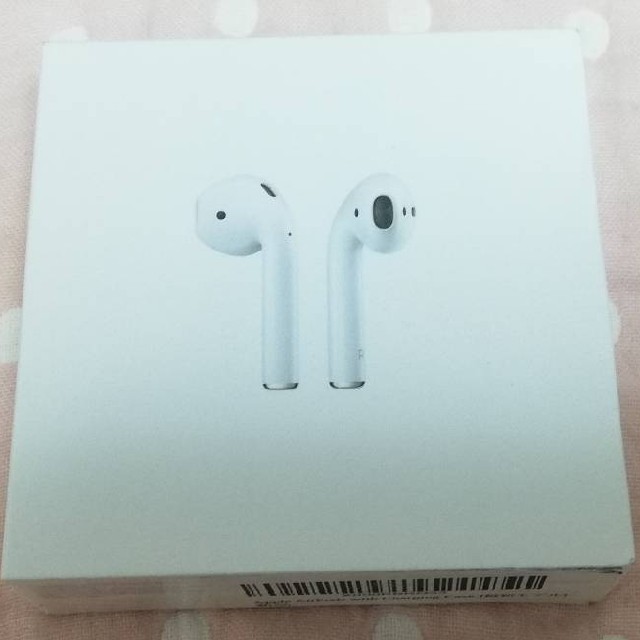 Apple AirPods charging case