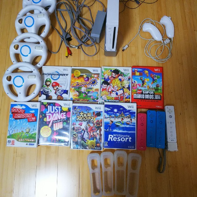 家庭用ゲーム機本体Wii セット ソフト８本 ハンドル   本体 セット 最終値引き！