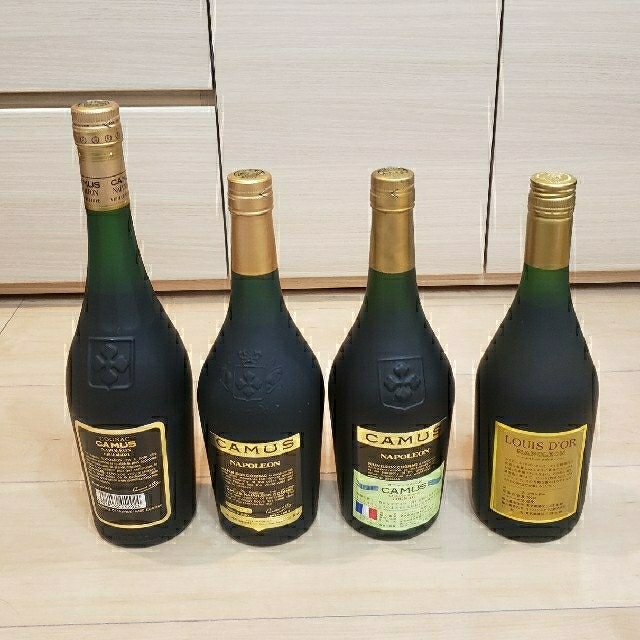 古酒　CAMUS COGNAC NAPOLEON3本とLOUIS D'OR1本 食品/飲料/酒の酒(ブランデー)の商品写真