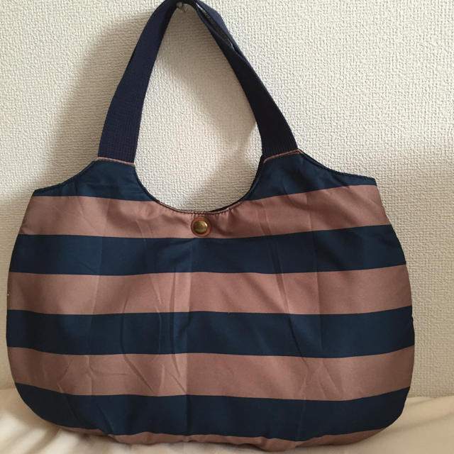 紺×茶 ふんわりバッグ レディースのバッグ(トートバッグ)の商品写真