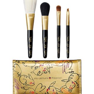 シュウウエムラ(shu uemura)のピカシュウ　プレミアム　ブラシセット　シュウウエムラ (ブラシ・チップ)