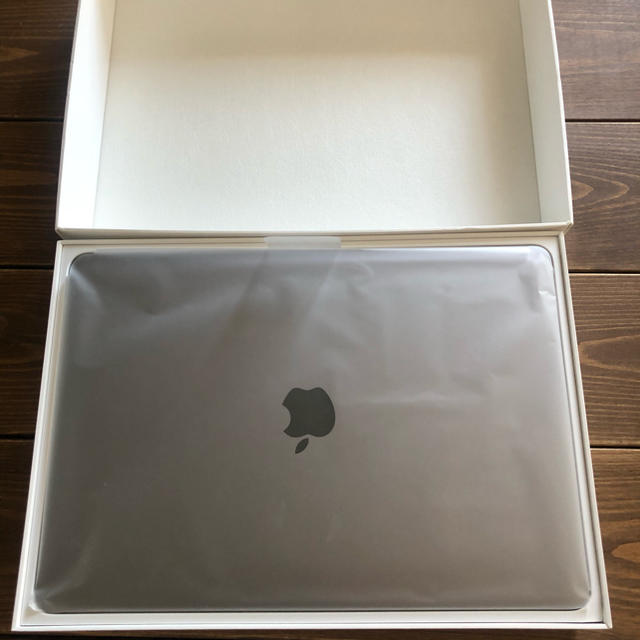 AppleCare付2017MacBook pro 13in Touch Bar