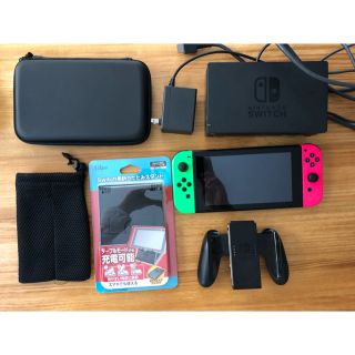 ニンテンドースイッチ(Nintendo Switch)の任天堂SWICH 本体　ケース&折りたたみスタンド付き(家庭用ゲーム機本体)