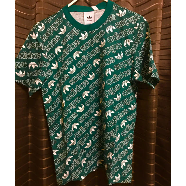 adidas(アディダス)のadidas Tシャツ　グリーン　半袖 メンズのトップス(Tシャツ/カットソー(半袖/袖なし))の商品写真