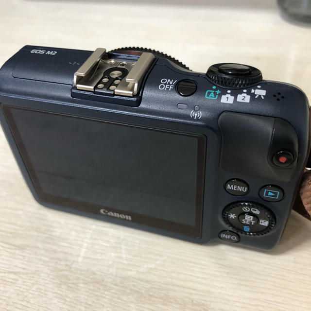 キヤノン EOS M2