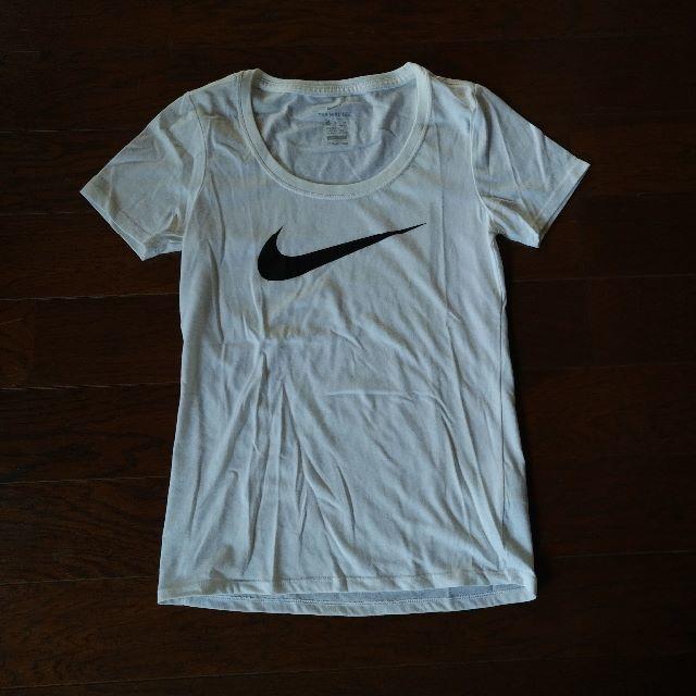 NIKE(ナイキ)のNIKE  Tシャツ レディースのトップス(Tシャツ(半袖/袖なし))の商品写真