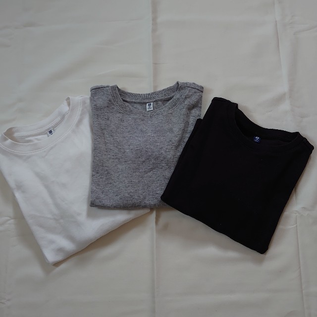 UNIQLO(ユニクロ)のユニクロキッズ長袖ロンTシャツ3枚セット黒白グレー120cm キッズ/ベビー/マタニティのキッズ服男の子用(90cm~)(Tシャツ/カットソー)の商品写真