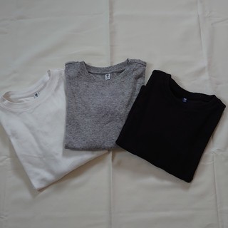 ユニクロ(UNIQLO)のユニクロキッズ長袖ロンTシャツ3枚セット黒白グレー120cm(Tシャツ/カットソー)