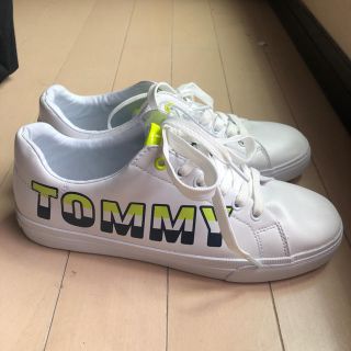 トミーヒルフィガー(TOMMY HILFIGER)の新品　トミーTommy デカロゴスニーカー(スニーカー)