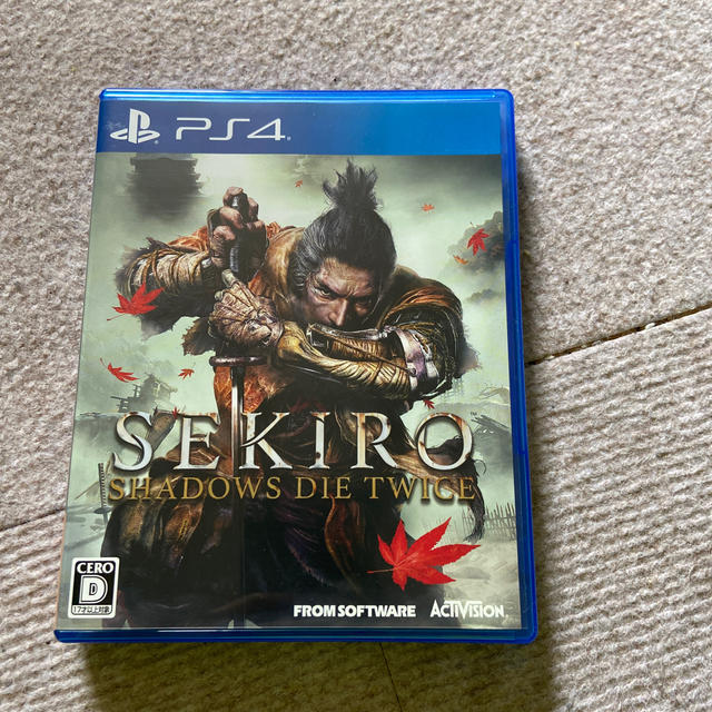 【美品】SEKIRO： SHADOWS DIE TWICE PS4