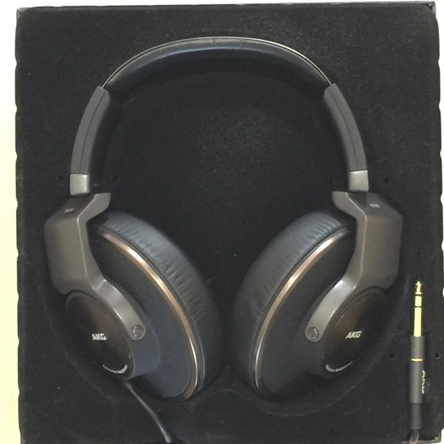 AKG K550  密閉型ヘッドフォン