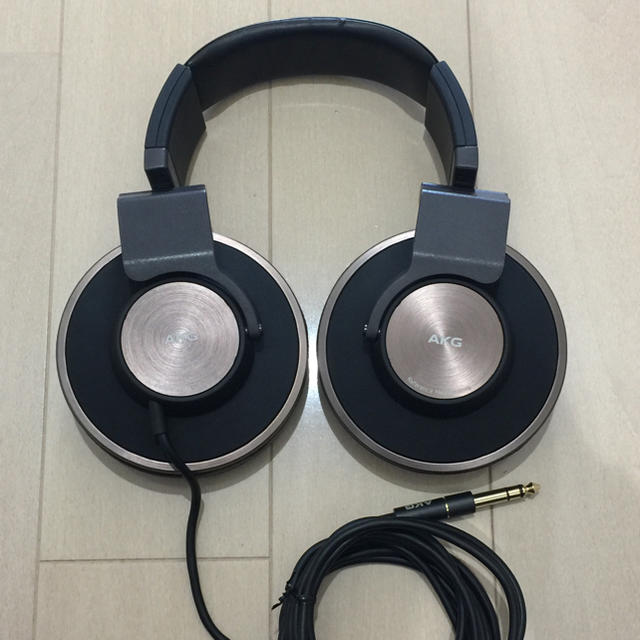 AKG K550  密閉型ヘッドフォン 1