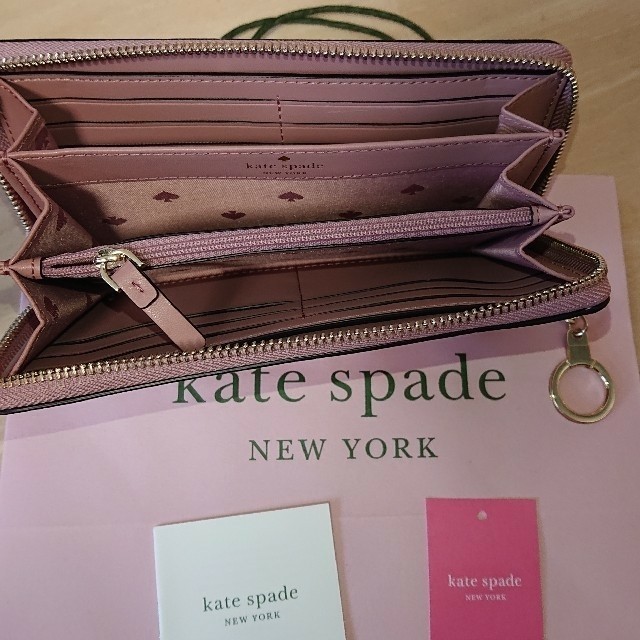 kate spade new york(ケイトスペードニューヨーク)のショップ袋付き ケイトスペード 便利なキーリング付きタイプ ラウンド ファスナー レディースのファッション小物(財布)の商品写真