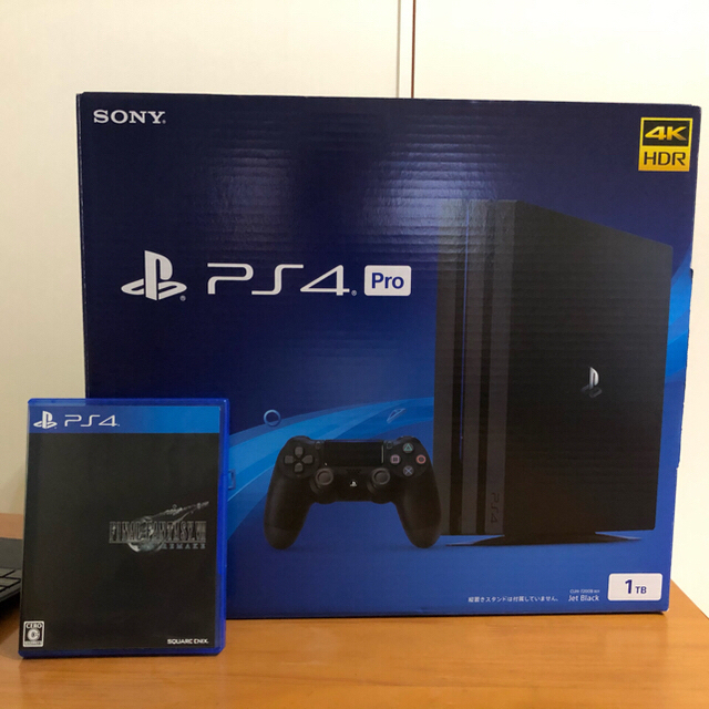 任天堂PlayStation4 Pro 本体 ＋　FF7リメイク