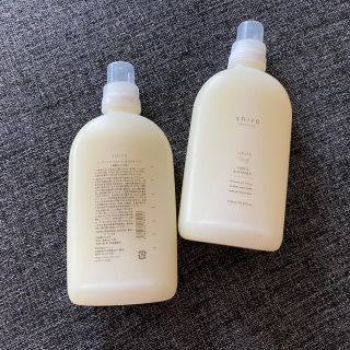 シロ(shiro)のshiro ホワイトリリー ファブリックソフナー 520ml×2(洗剤/柔軟剤)