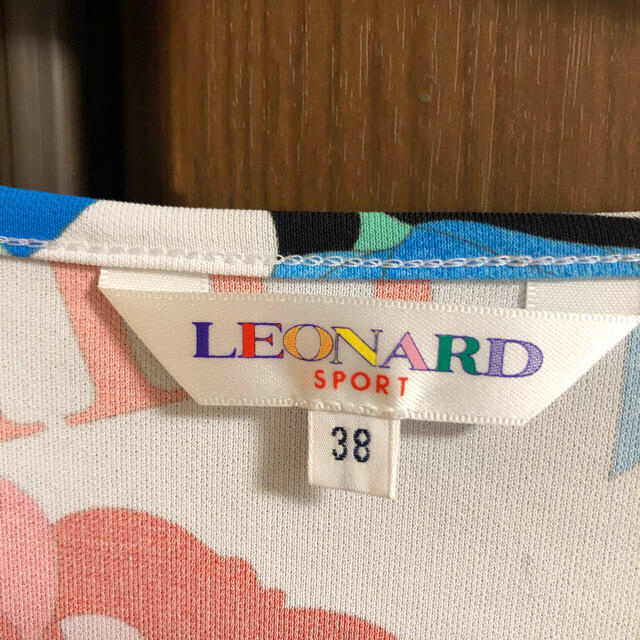 LEONARD(レオナール)の値下げしました　レオナール　Tブラウス レディースのトップス(シャツ/ブラウス(長袖/七分))の商品写真