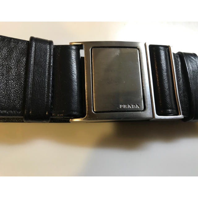 PRADA(プラダ)の美品⭐️定価6.5万円 PRADA  ロゴ入り ラム革 黒 ベルト 85cmまで メンズのファッション小物(ベルト)の商品写真