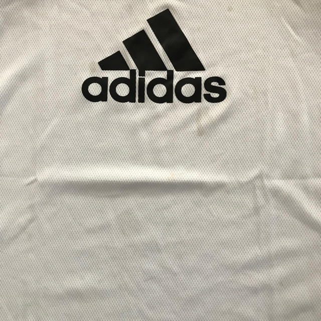 adidas(アディダス)のadidas 男児140 半袖Tシャツ 白 キッズ/ベビー/マタニティのキッズ服男の子用(90cm~)(Tシャツ/カットソー)の商品写真