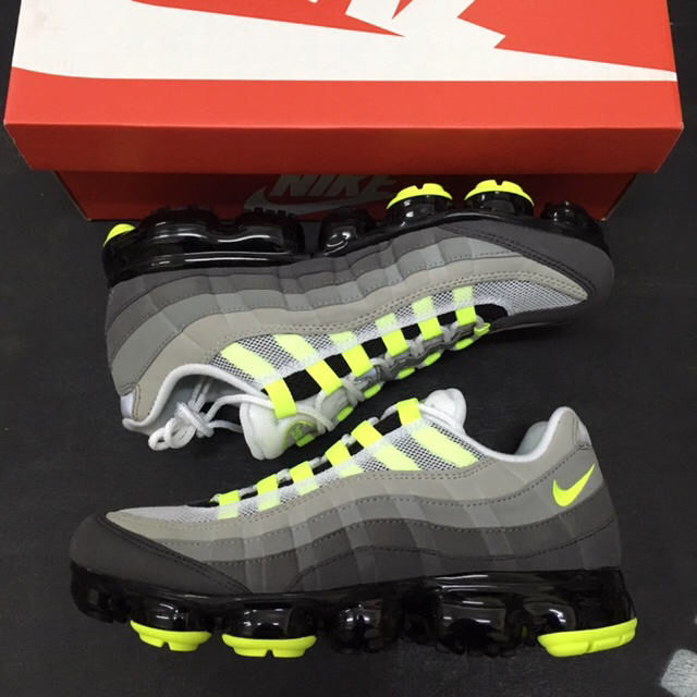 26.5cm NIKE AIR VAPORMAX 95 YELLOWスニーカー