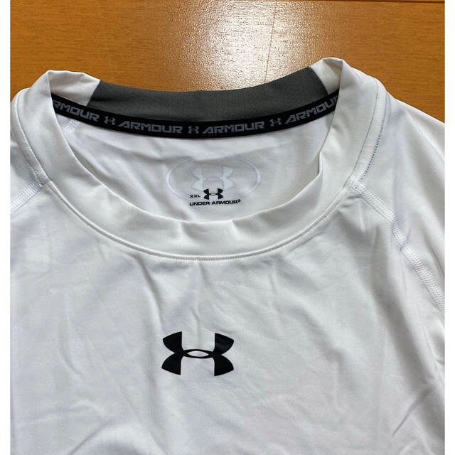 UNDER ARMOUR(アンダーアーマー)のアンダーアーマー　長袖、半袖セット　XＸＬ スポーツ/アウトドアのトレーニング/エクササイズ(トレーニング用品)の商品写真