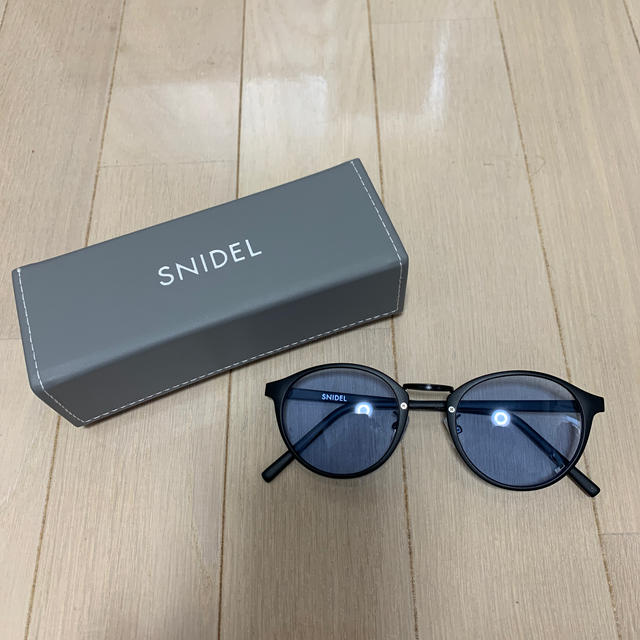 SNIDEL(スナイデル)のな様専用 snidel カラーサングラス レディースのファッション小物(サングラス/メガネ)の商品写真