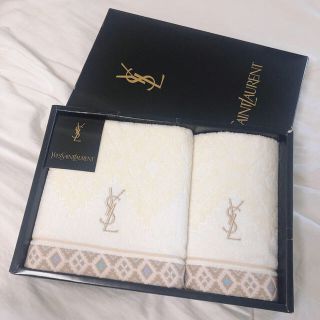 イヴサンローランボーテ(Yves Saint Laurent Beaute)のYves Saint Laurent タオル 箱付き(タオル/バス用品)