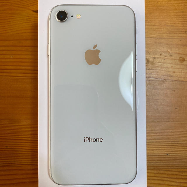 iPhone 8 Silver 64 GB SIMフリー美品