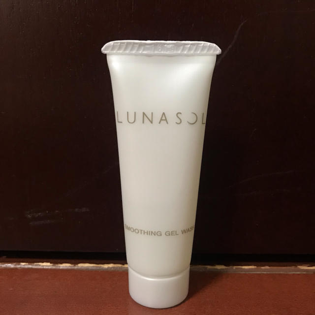 LUNASOL(ルナソル)のルナソル　スムージングジェルウォッシュ15g コスメ/美容のスキンケア/基礎化粧品(洗顔料)の商品写真