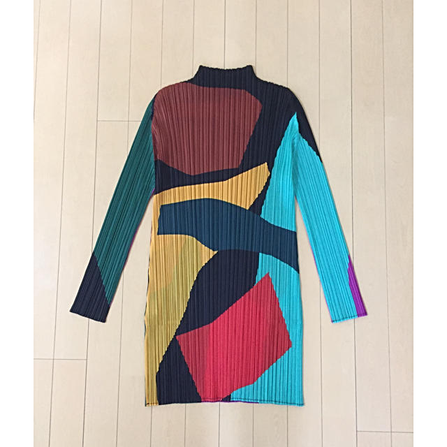 PLEATS PLEASE ISSEY MIYAKE(プリーツプリーズイッセイミヤケ)の【美品】プリーツプリーズ イッセイミヤケ チュニック ワンピース レディースのトップス(チュニック)の商品写真