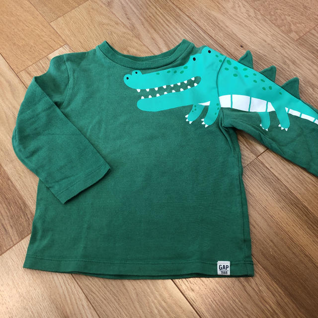 babyGAP(ベビーギャップ)のワニさんロンT キッズ/ベビー/マタニティのキッズ服男の子用(90cm~)(Tシャツ/カットソー)の商品写真