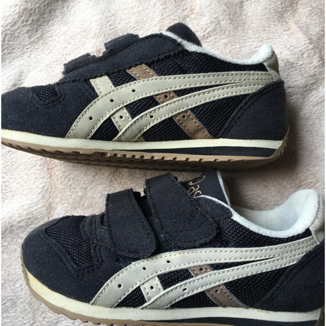 asics(アシックス)のアシックス　スニーカー　16 キッズ/ベビー/マタニティのキッズ靴/シューズ(15cm~)(スニーカー)の商品写真