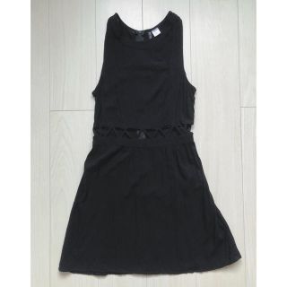 エイチアンドエム(H&M)のH&Mカッティングワンピース♡(ミニワンピース)