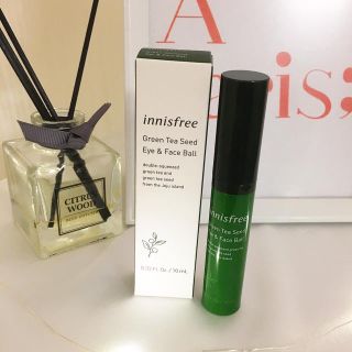 イニスフリー(Innisfree)のinnisfree イニスフリー グリーンティーシード アイ&フェイスボール新品(アイケア/アイクリーム)