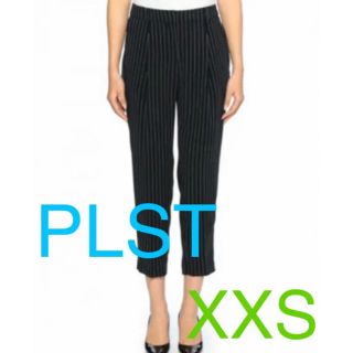 プラステ(PLST)のPLST　テーパードパンツ　ネイビーストライプ  XXS(カジュアルパンツ)