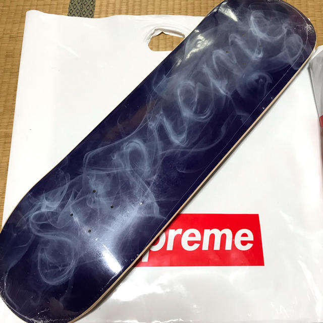 Supreme(シュプリーム)の定価‼️ Supreme Smoke Skateboard スポーツ/アウトドアのスポーツ/アウトドア その他(スケートボード)の商品写真